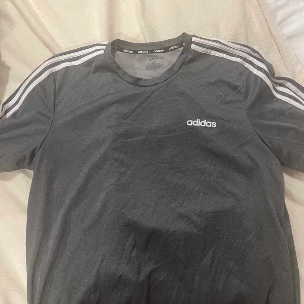 Mens XL Adidas tshirt
